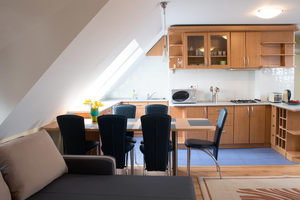 Titan Apartman ยูลา ภายนอก รูปภาพ